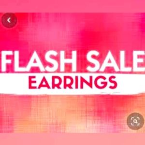 Earrings NWT 👇👇👇👇